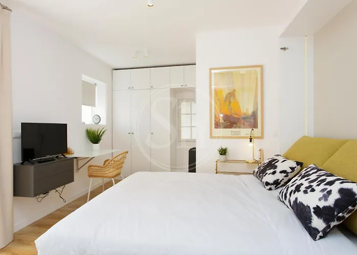 Daire Cozy With Terrace & Views Sagrada Familia